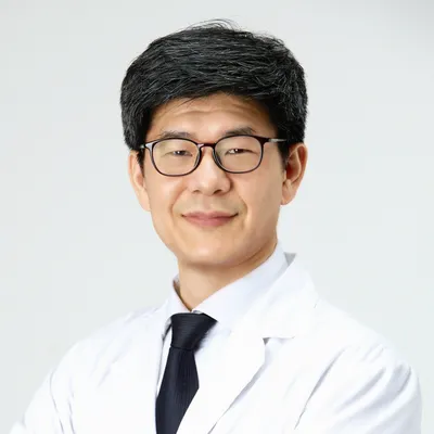 Portrait of Jason Lee, K.M.D.